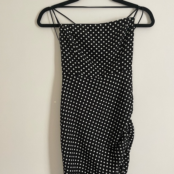 Black & white polka-dotted mini dress - Picture 2 of 7